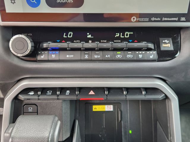 Used 2024 Toyota Tundra Platinum image 18