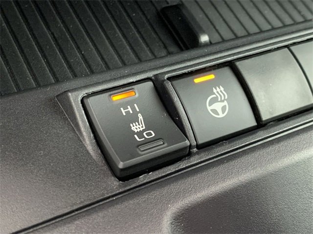 Used 2026 Toyota Corolla Cross XLE image 28