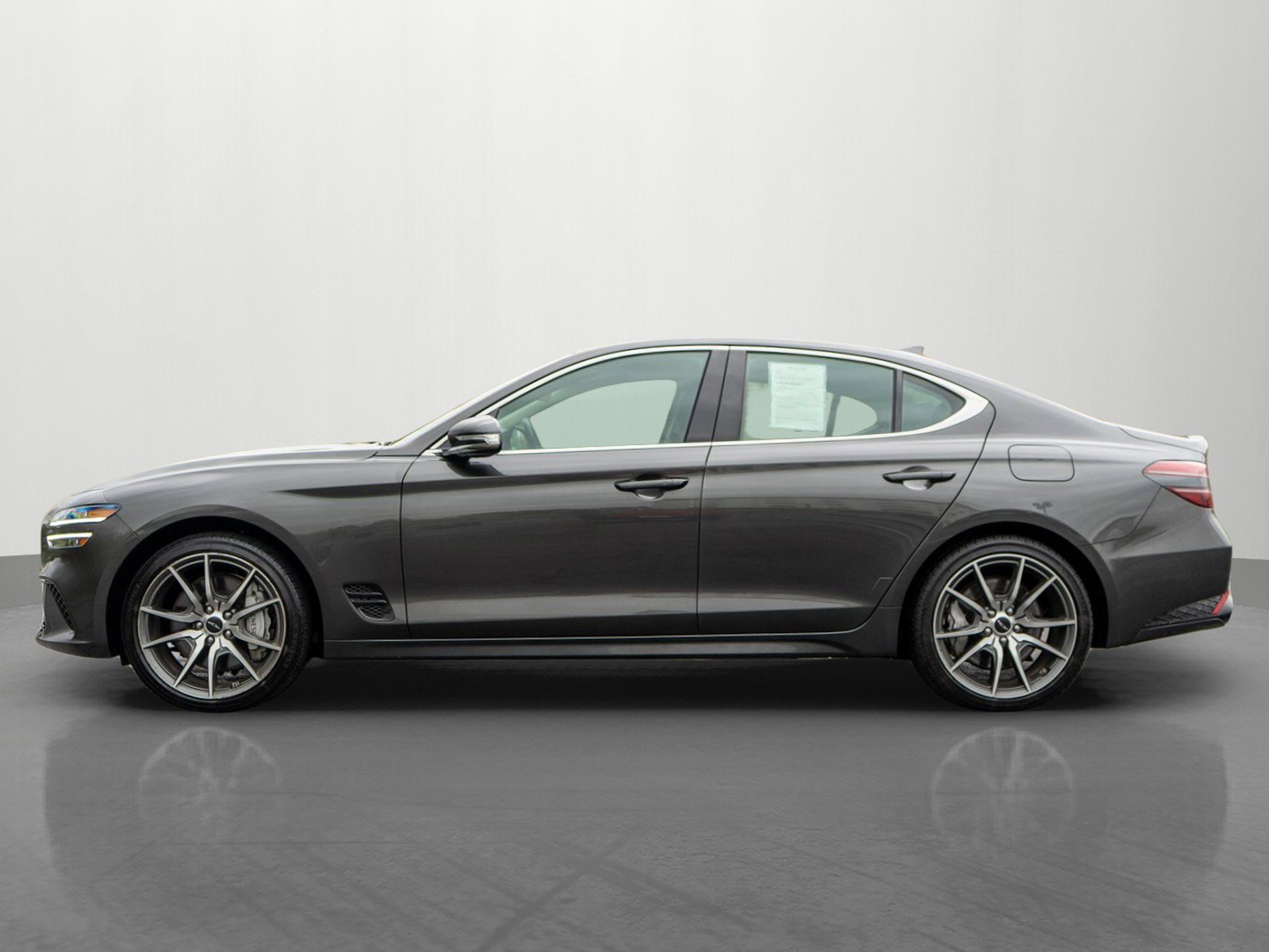 Used 2025 Genesis G70 2.5T AWD/4WD image 4