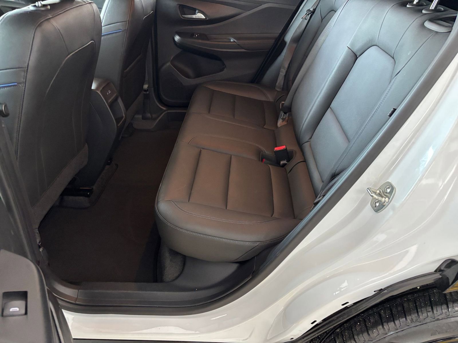 Used 2025 Buick Envista Sport Touring image 25