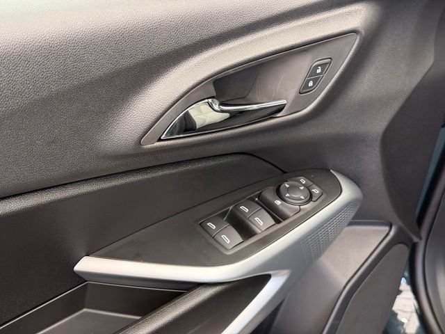 New 2026 Chevrolet Trax LS w/ LS Convenience Package FWD image 14
