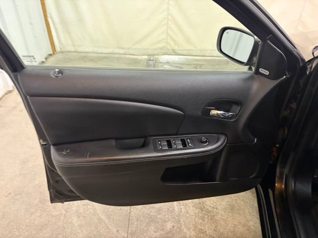Used 2013 Chrysler 200 Limited FWD image 28