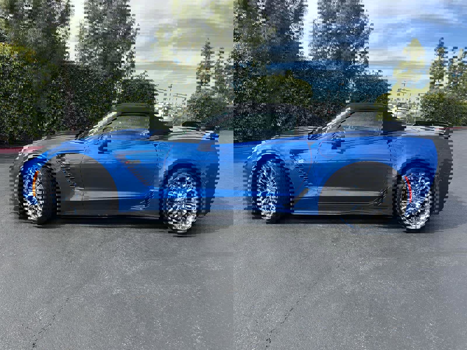 Used 2016 Chevrolet Corvette Z06 w/ 3LZ Preferred Equipment Group image 3