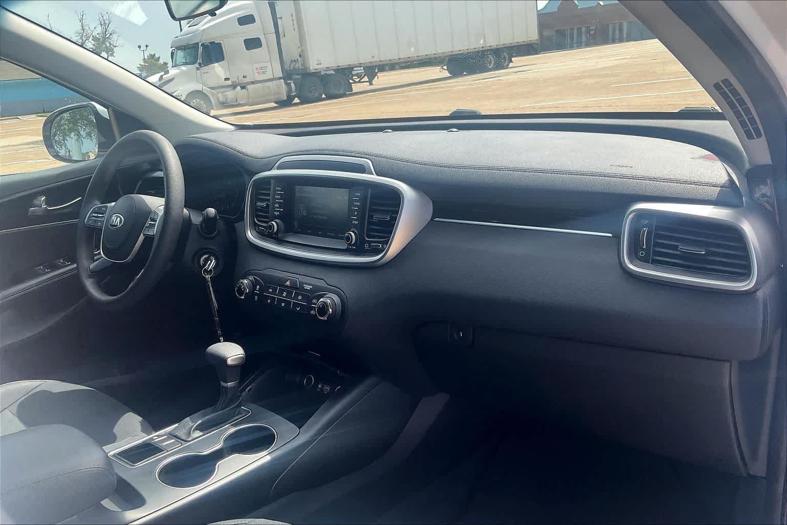 Used 2020 Kia Sorento L FWD image 22