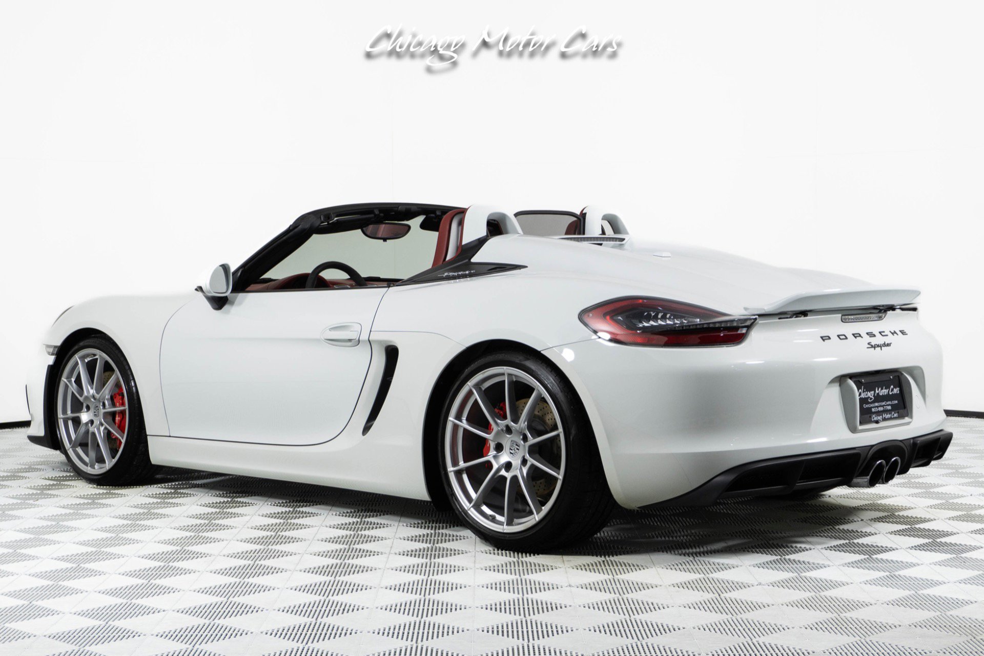 Used 2016 Porsche Boxster Spyder image 16