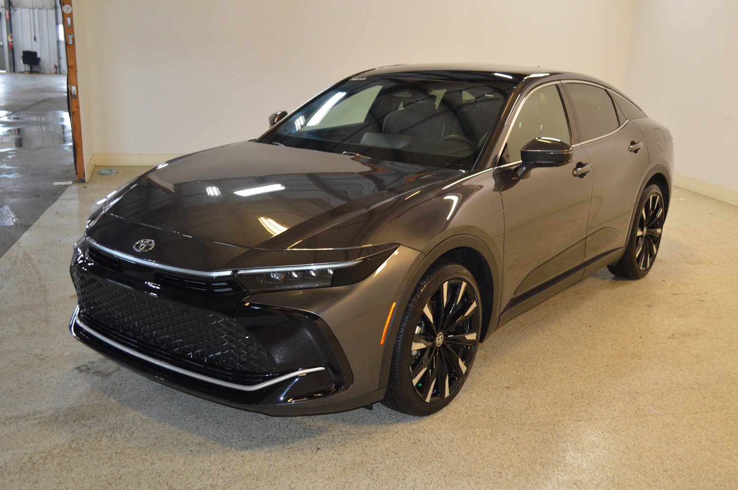 Used 2024 Toyota Crown Platinum image 7