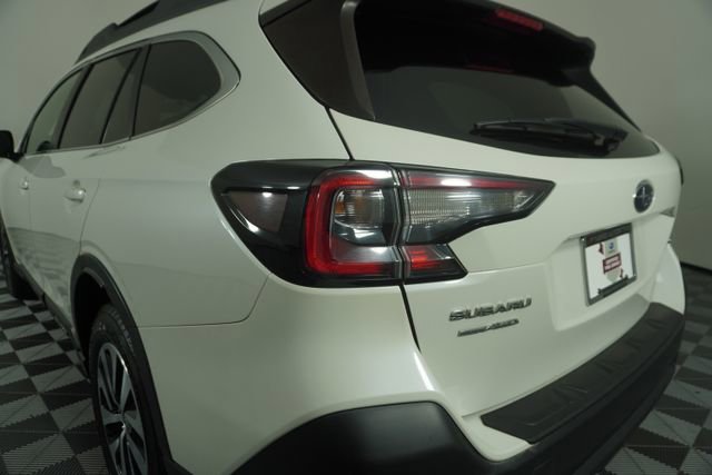 Used 2022 Subaru Outback Premium image 12