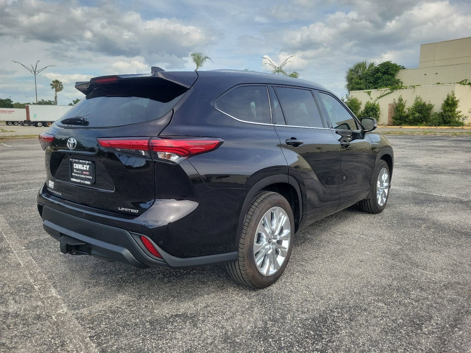 Used 2020 Toyota Highlander Limited FWD image 6