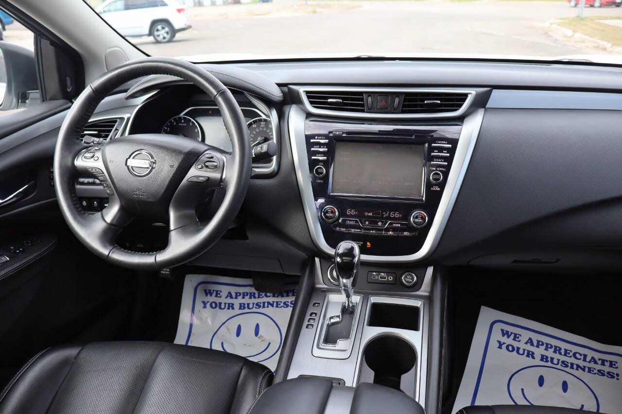 Used 2020 Nissan Murano SL w/ Moonroof Package AWD/4WD image 11