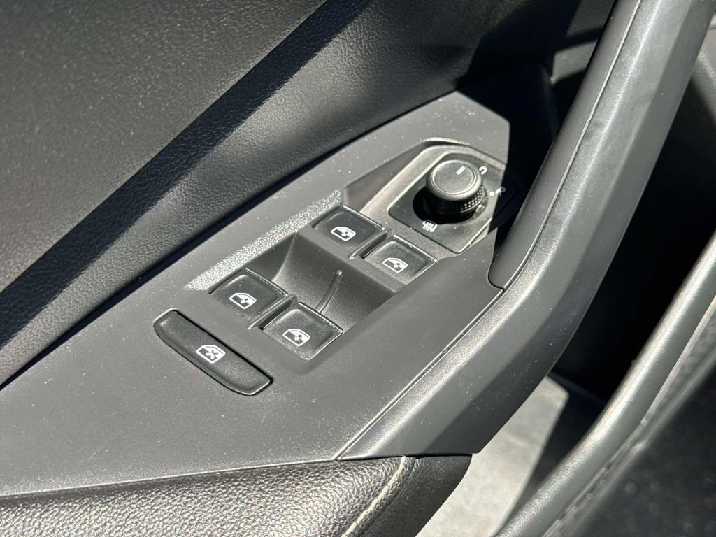 Used 2022 Volkswagen Jetta SE FWD image 15