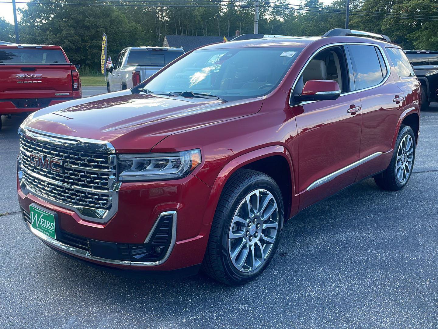 Used 2022 GMC Acadia Denali w/ Denali Ultimate Package AWD/4WD image 1