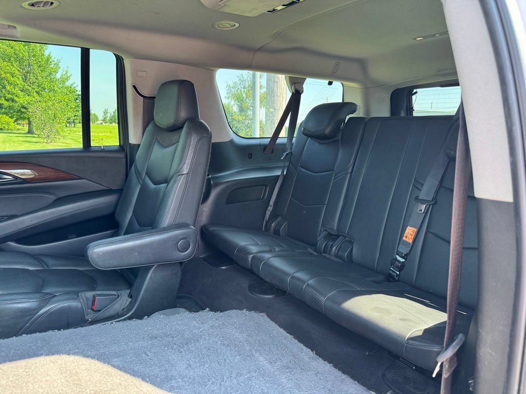 Used 2020 Cadillac Escalade ESV Premium Luxury AWD/4WD image 13