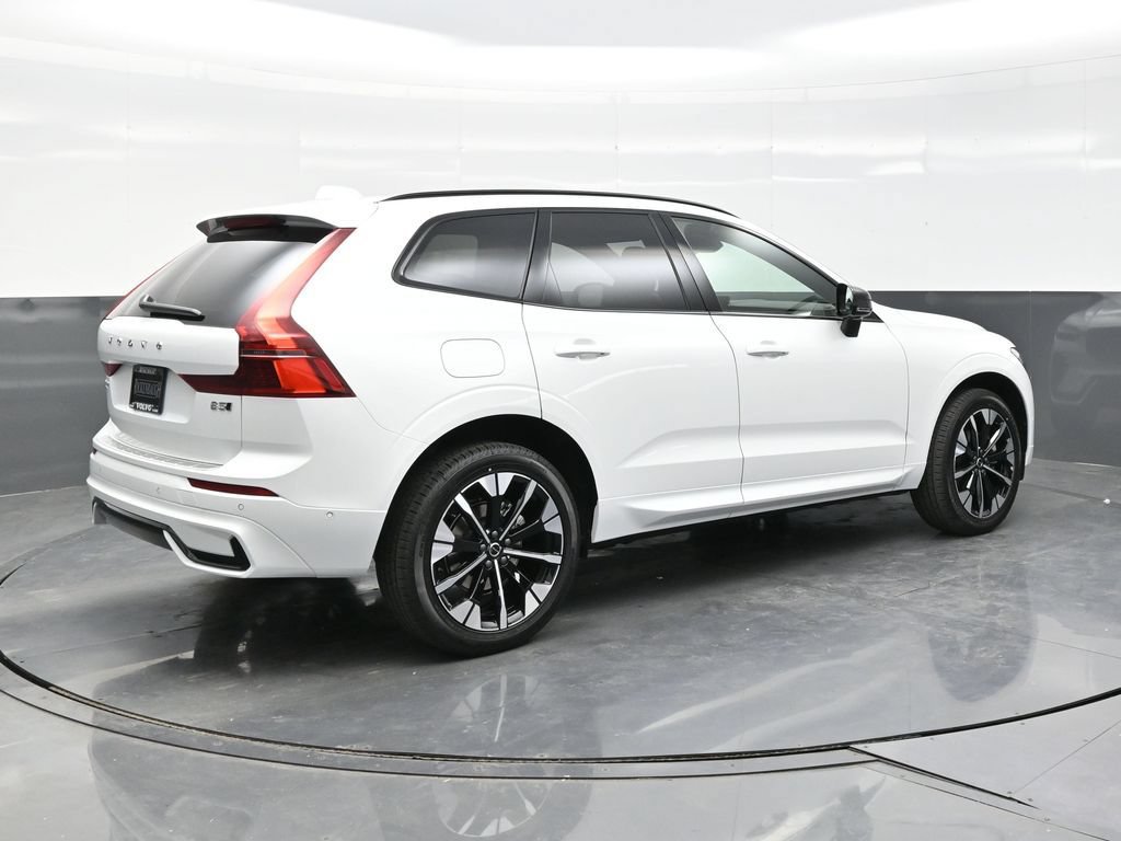 New 2026 Volvo XC60 B5 Plus w/ Climate Package AWD/4WD image 7