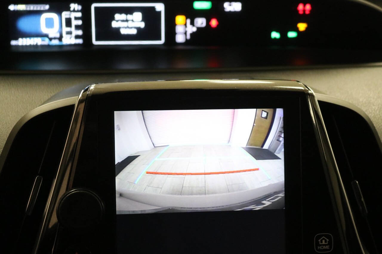 Used 2017 Toyota Prius Prime Advanced image 25