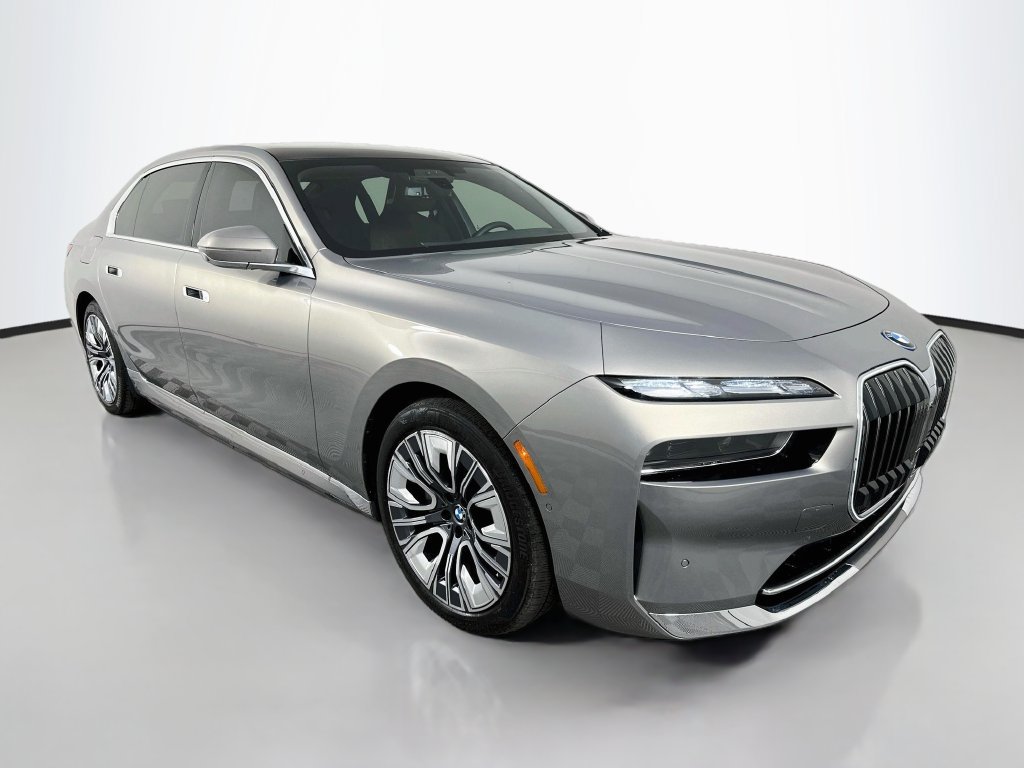Certified 2024 BMW i7 xDrive60 w/ Executive Package AWD/4WD image 3