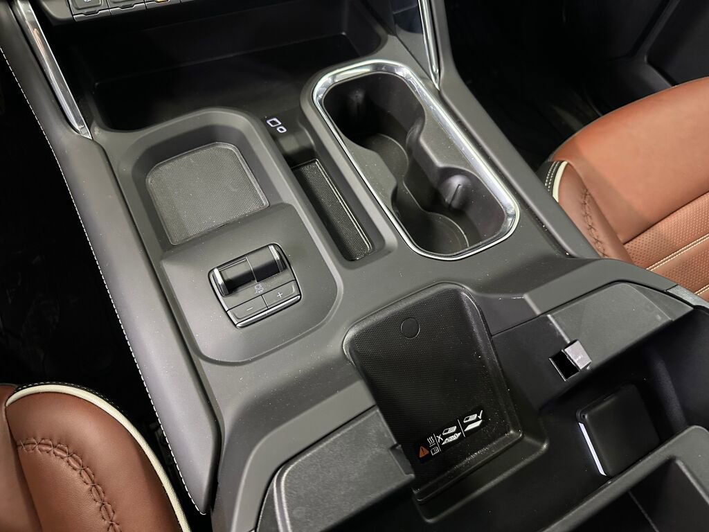 Certified 2025 GMC Sierra 2500 Denali Ultimate w/ Max Trailering Package image 20