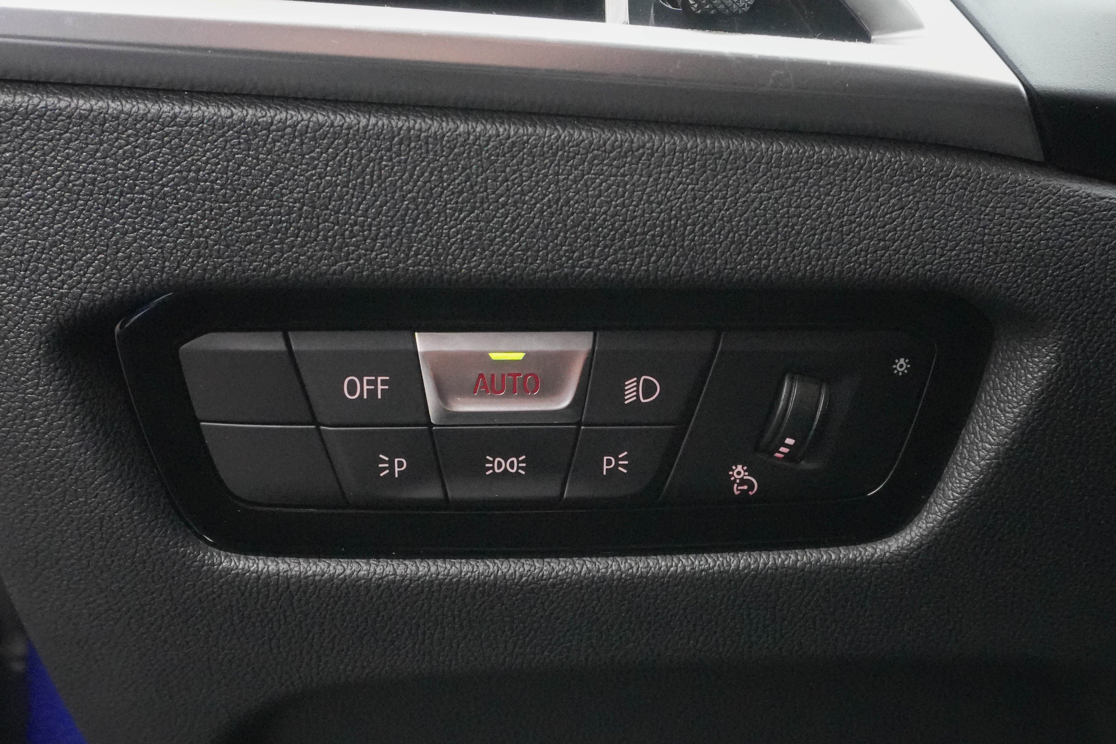 Certified 2025 BMW M440i image 17