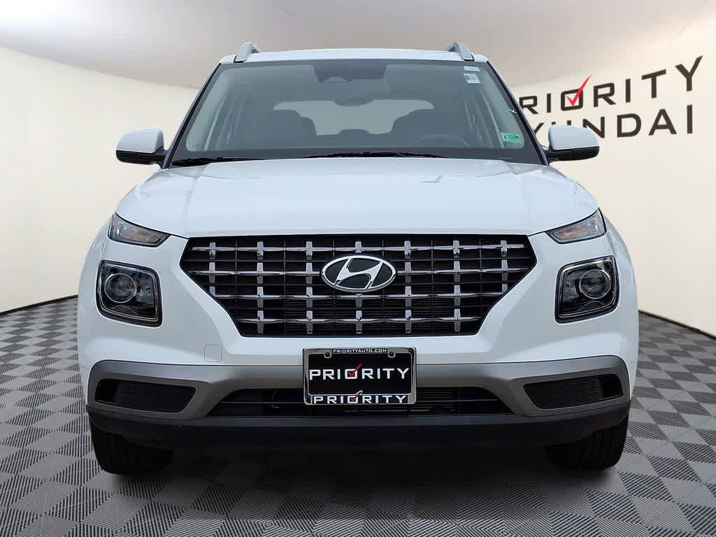Certified 2025 Hyundai Venue SEL FWD image 2
