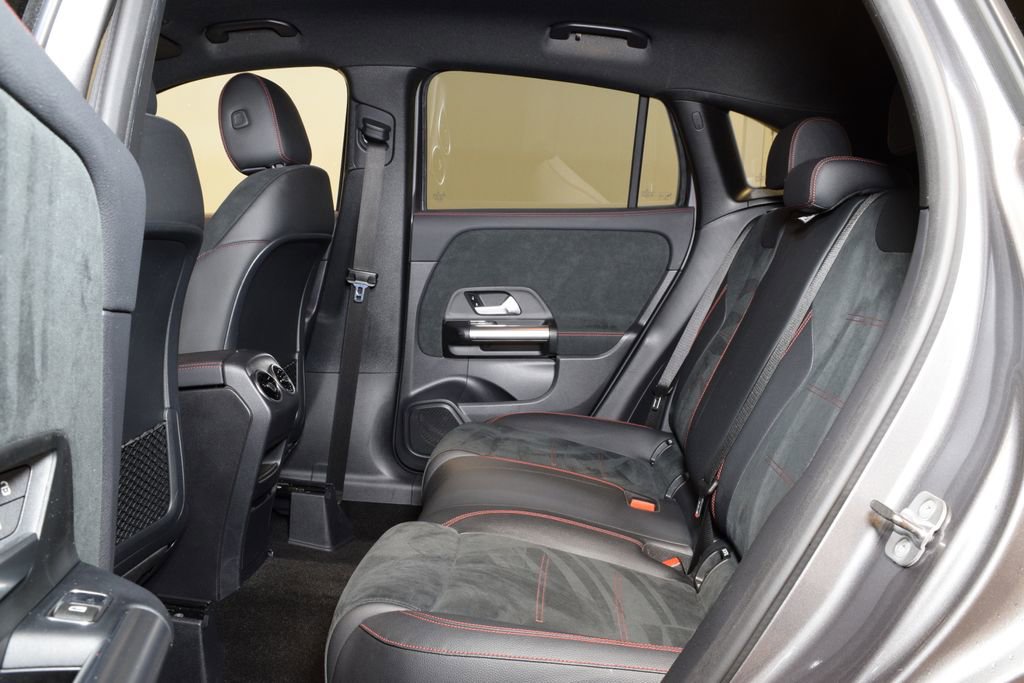 Used 2023 Mercedes-Benz GLA 250 4MATIC image 27