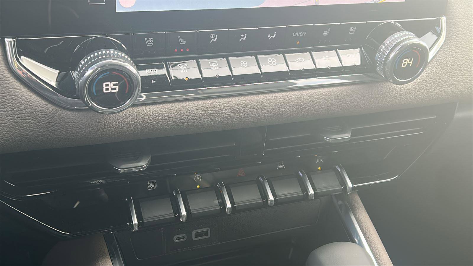 New 2026 GMC Canyon Denali image 24