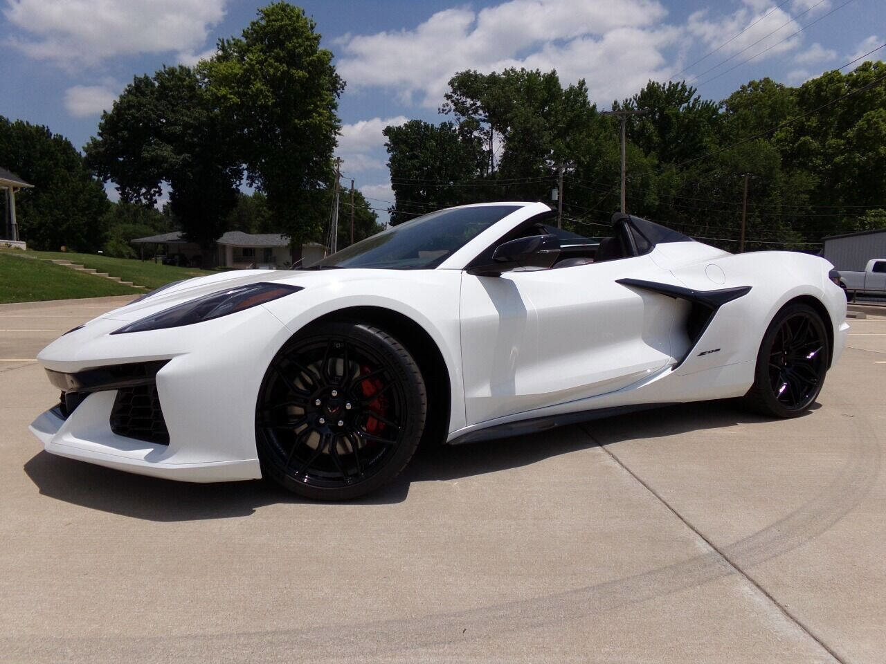 Used 2023 Chevrolet Corvette Z06 w/ 3LZ 70th Anniversary w/ Stealth Interior Trim Package image 13