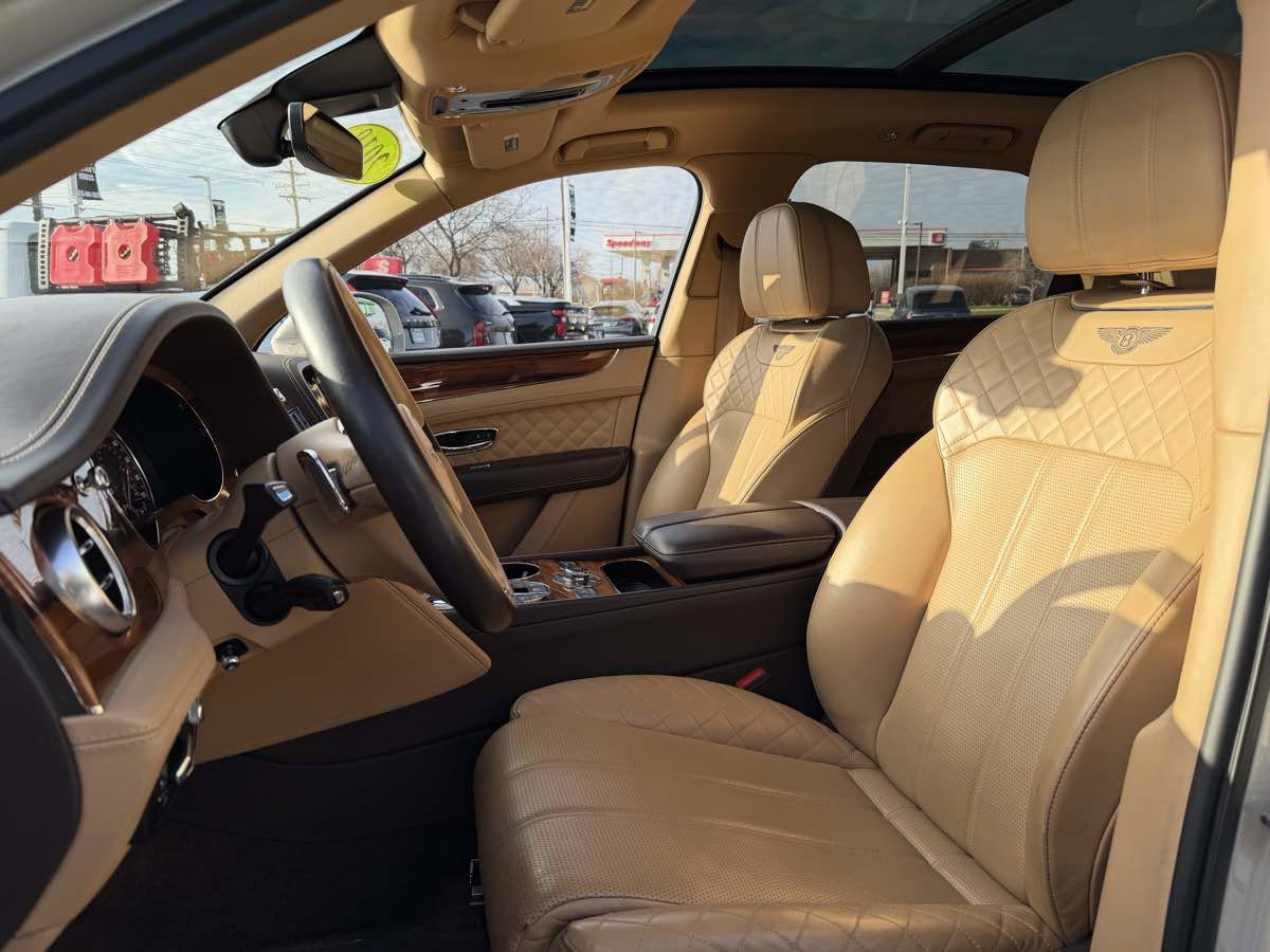 Used 2018 Bentley Bentayga image 5