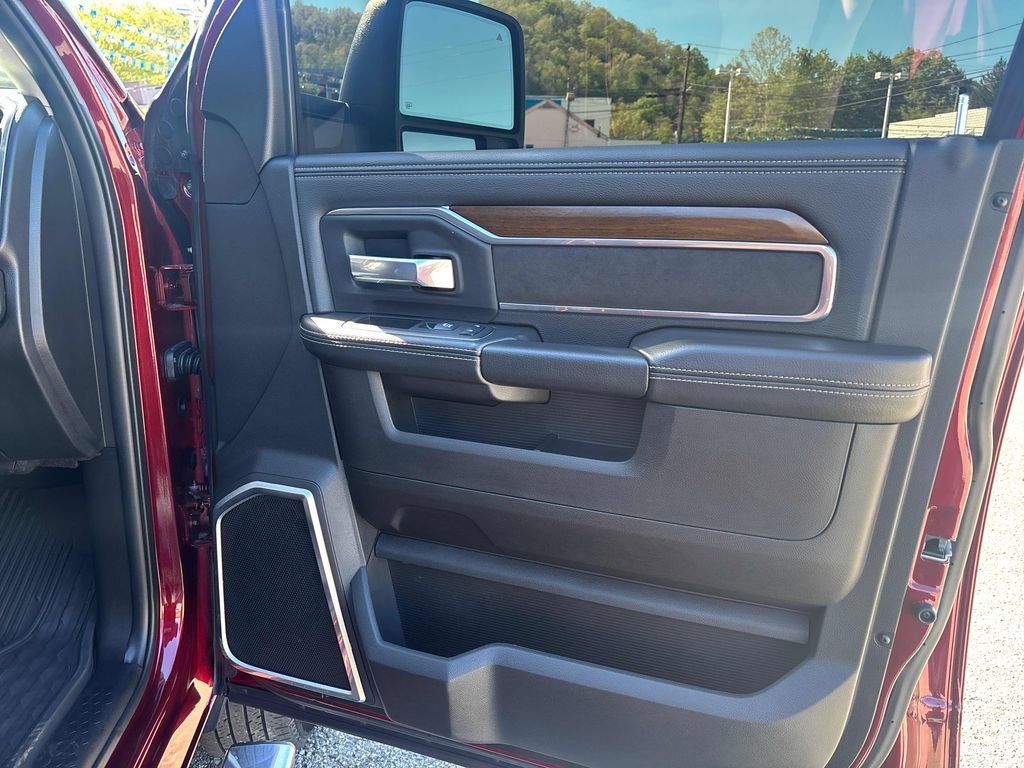 Used 2024 RAM 3500 Laramie AWD/4WD image 30