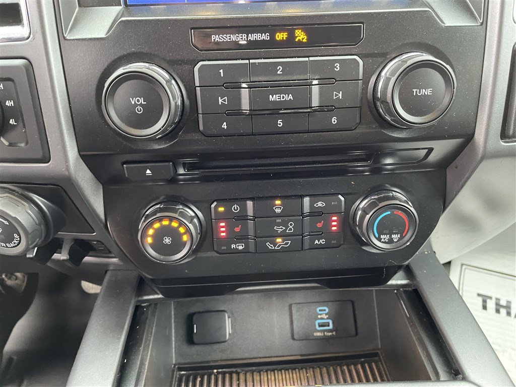 Used 2016 Ford F150 XLT w/ Equipment Group 302A Luxury AWD/4WD image 29