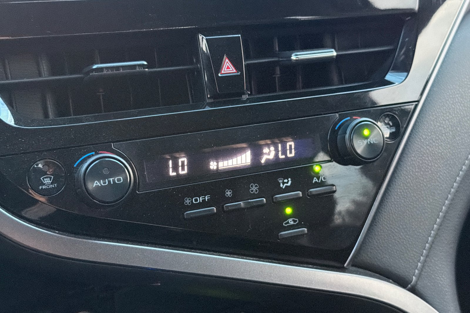 Used 2023 Toyota Camry XSE FWD image 19