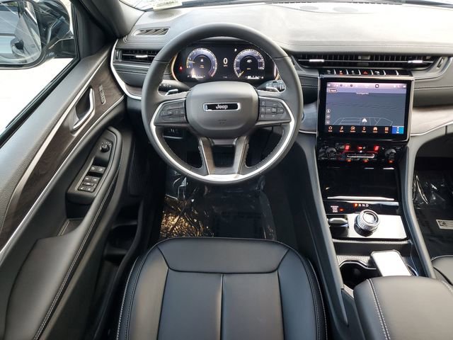 New 2025 Jeep Grand Cherokee Limited image 18