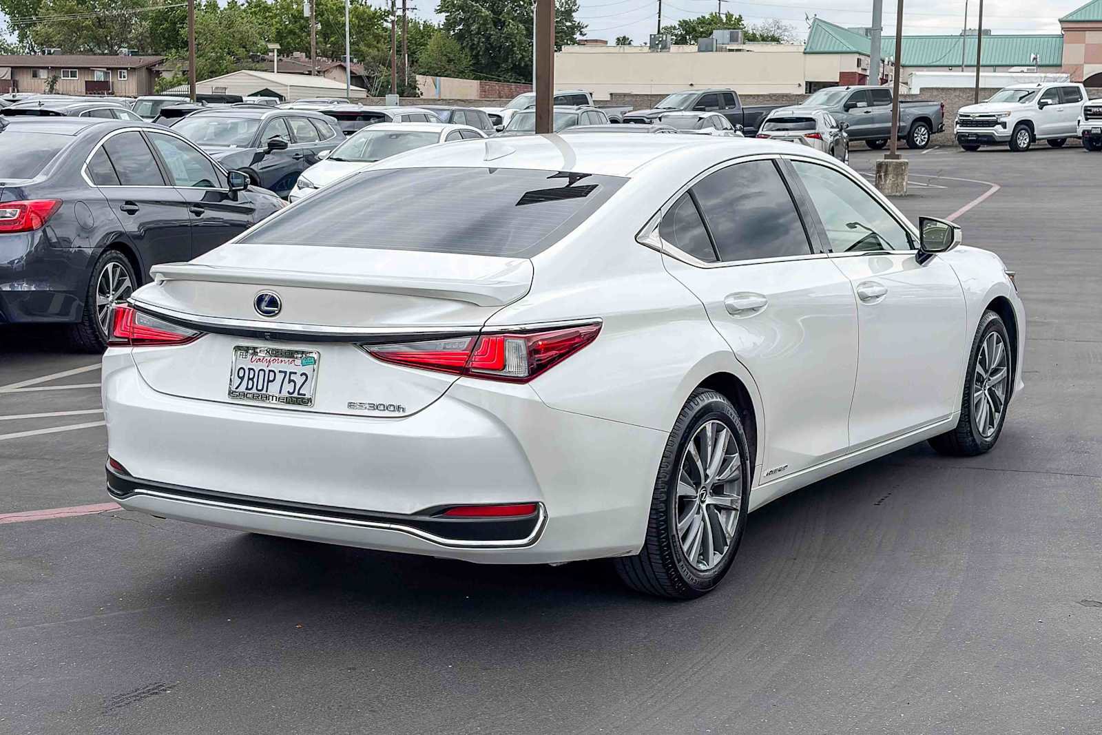 Used 2021 Lexus ES 300h w/ Accessory Package image 4