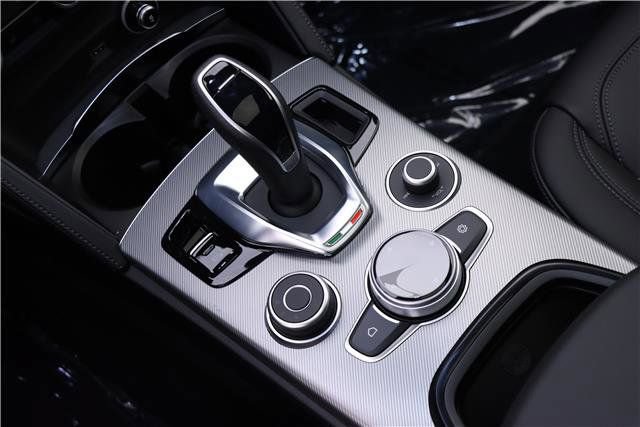 New 2024 Alfa Romeo Stelvio Ti AWD/4WD image 13