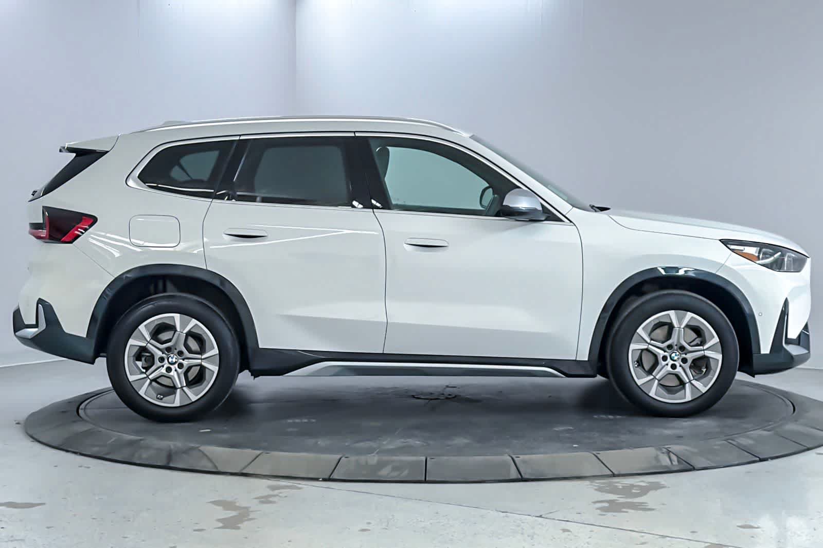 Used 2023 BMW X1 xDrive28i AWD/4WD image 8
