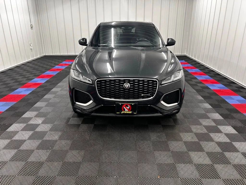 Used 2023 Jaguar F-PACE R-Dynamic S image 8