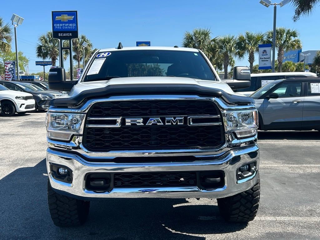 Used 2024 RAM 3500 Tradesman w/ Chrome Appearance Group image 3