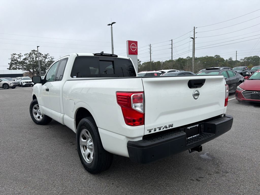 Used 2022 Nissan Titan S image 5