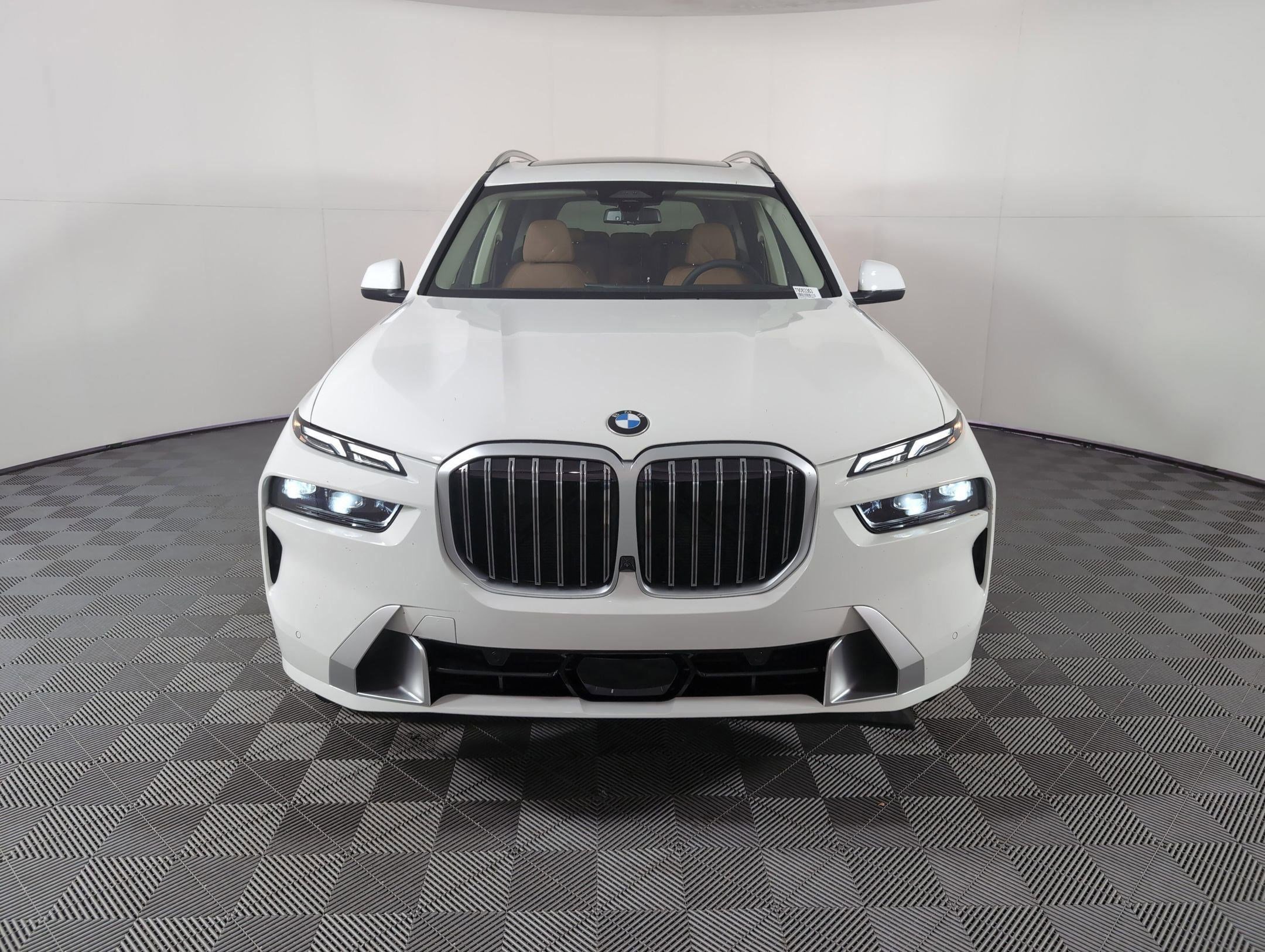 Used 2026 BMW X7 xDrive40i w/ Premium Package image 5