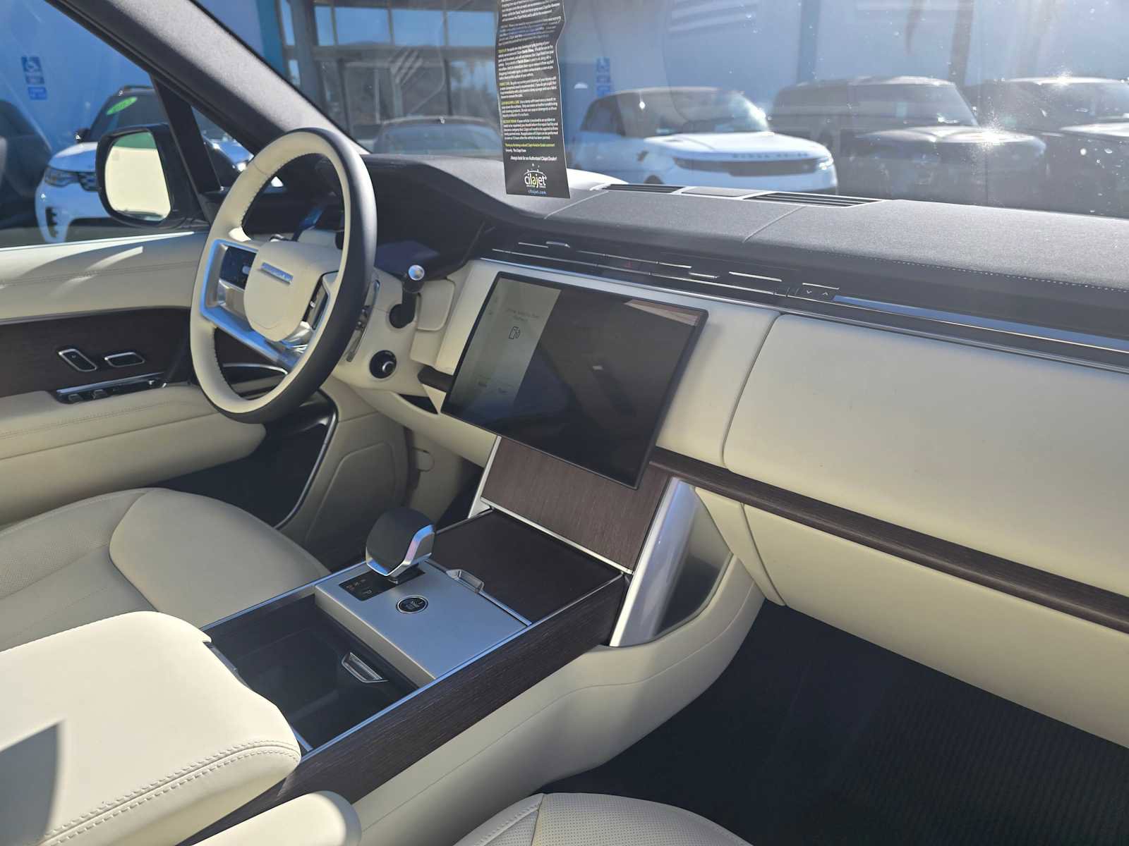 New 2025 Land Rover Range Rover SE image 13
