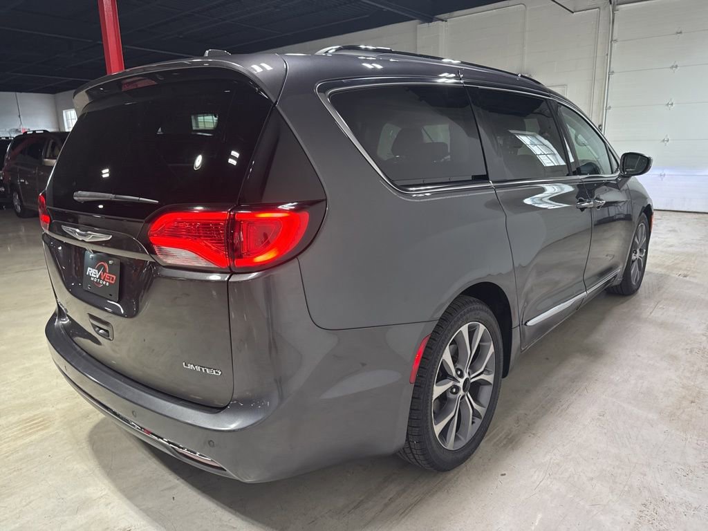 Used 2017 Chrysler Pacifica Limited w/ UConnect Theater Package image 7