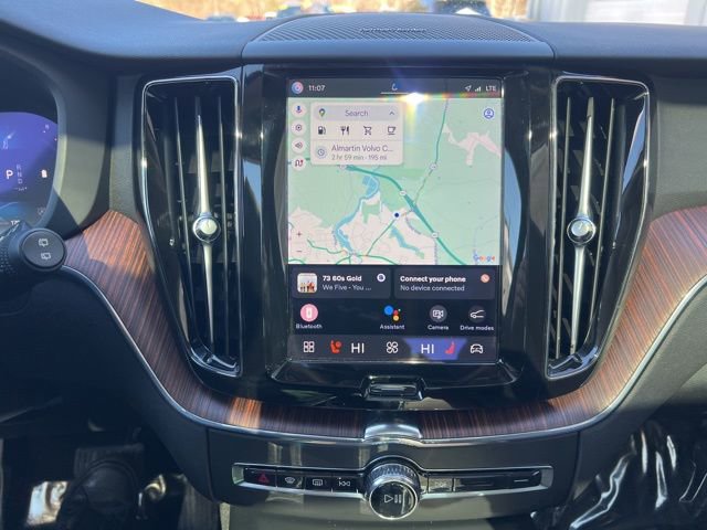 Certified 2023 Volvo XC60 B5 Plus image 32