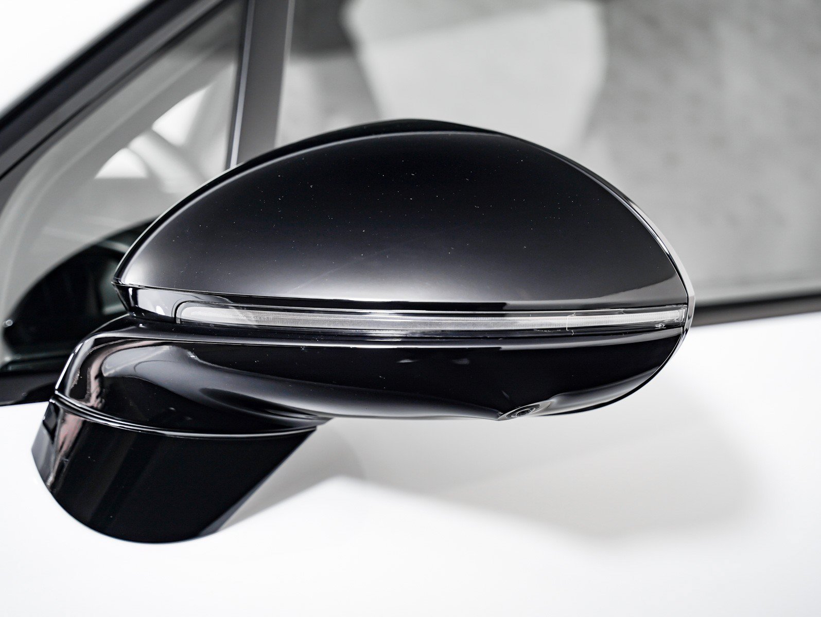 Certified 2025 Porsche Cayenne GTS AWD/4WD image 29