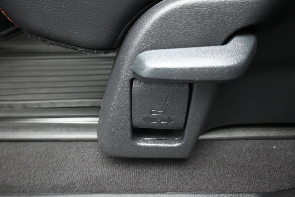 Used 2021 Toyota Sienna XSE FWD image 30