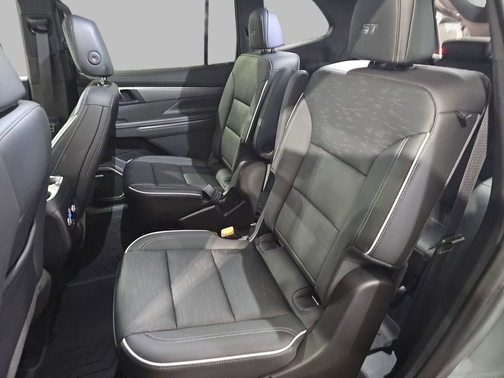 Certified 2025 Buick Enclave Sport Touring w/ Power Package AWD/4WD image 19