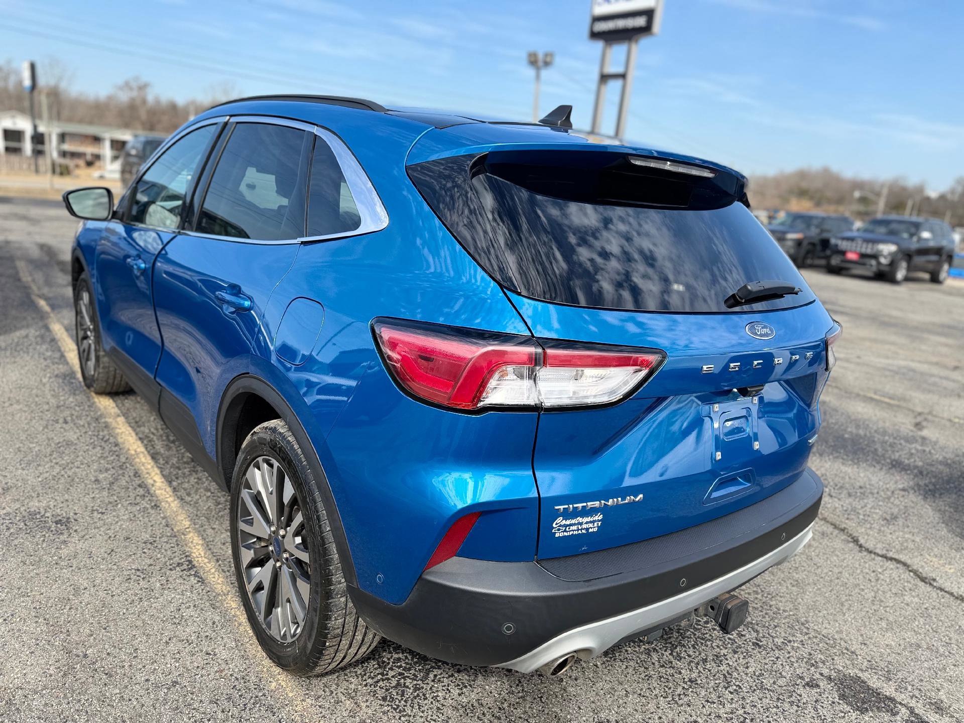 Used 2020 Ford Escape Titanium AWD/4WD image 5