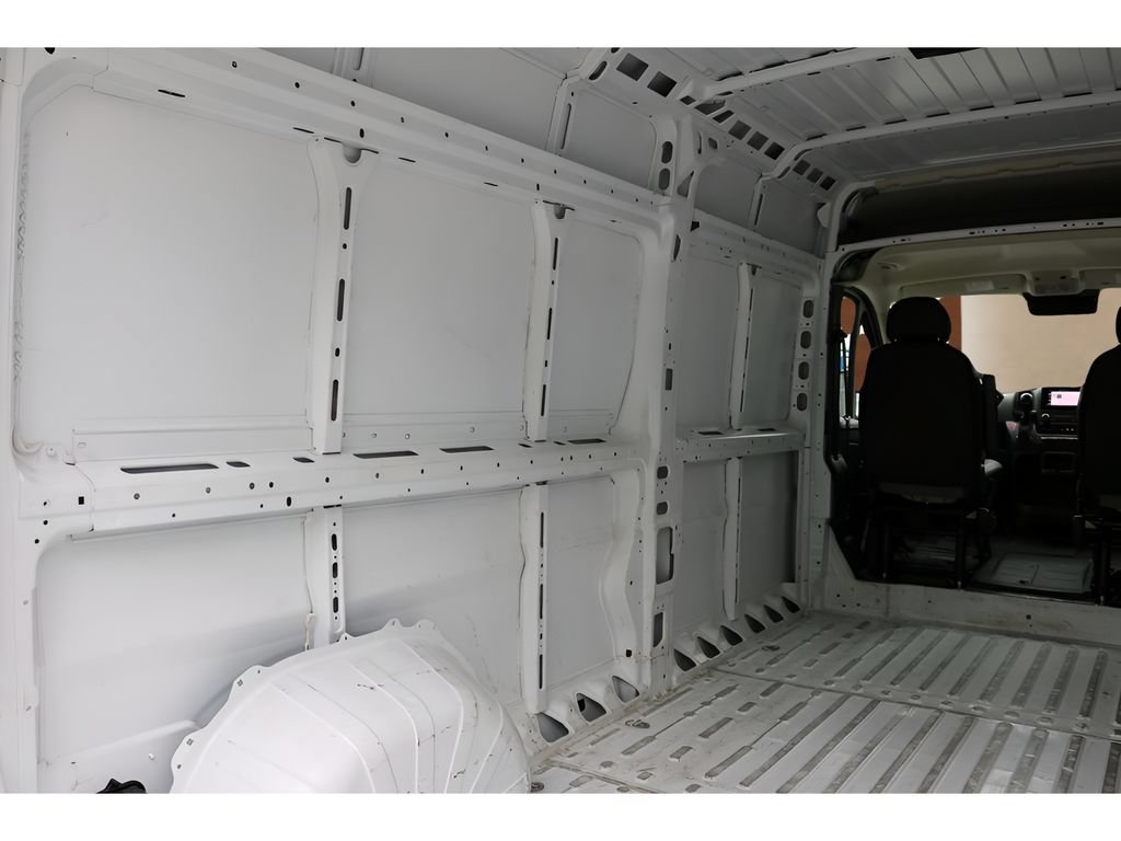 Used 2025 RAM ProMaster 2500 w/ Convenience Group FWD image 18