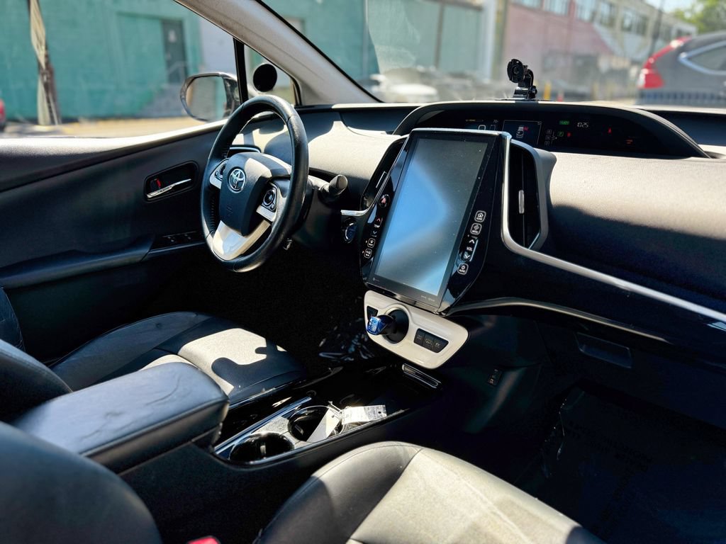 Used 2017 Toyota Prius Prime Premium w/ Preferred Accessory Package FWD image 53