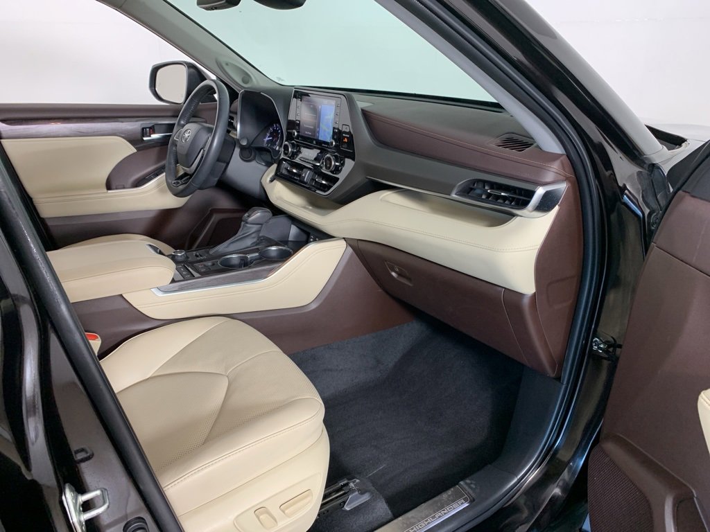 Used 2022 Toyota Highlander Limited image 43