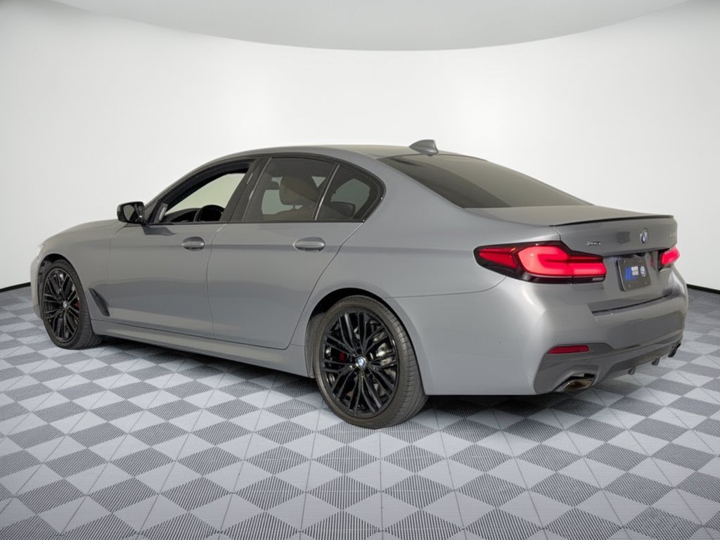 Used 2023 BMW 540i xDrive w/ Executive Package AWD/4WD image 3
