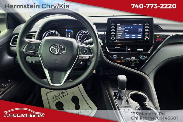 Used 2022 Toyota Camry LE FWD image 6