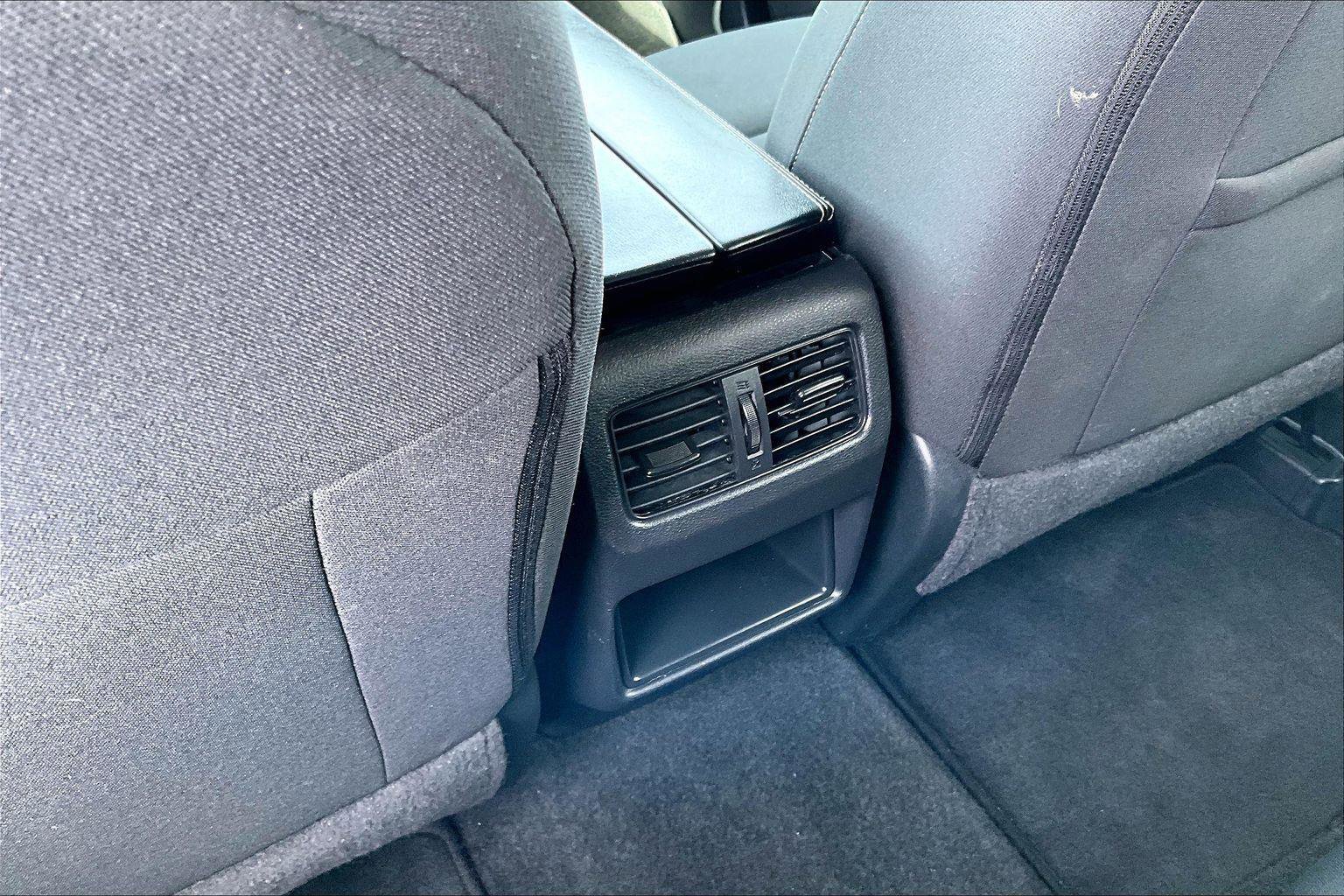 Used 2023 Nissan Rogue S image 32